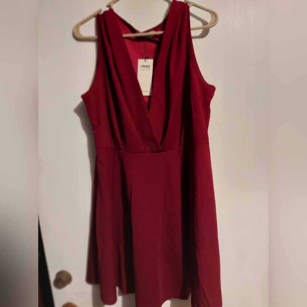 Elegant Red Sleeveless Dress
